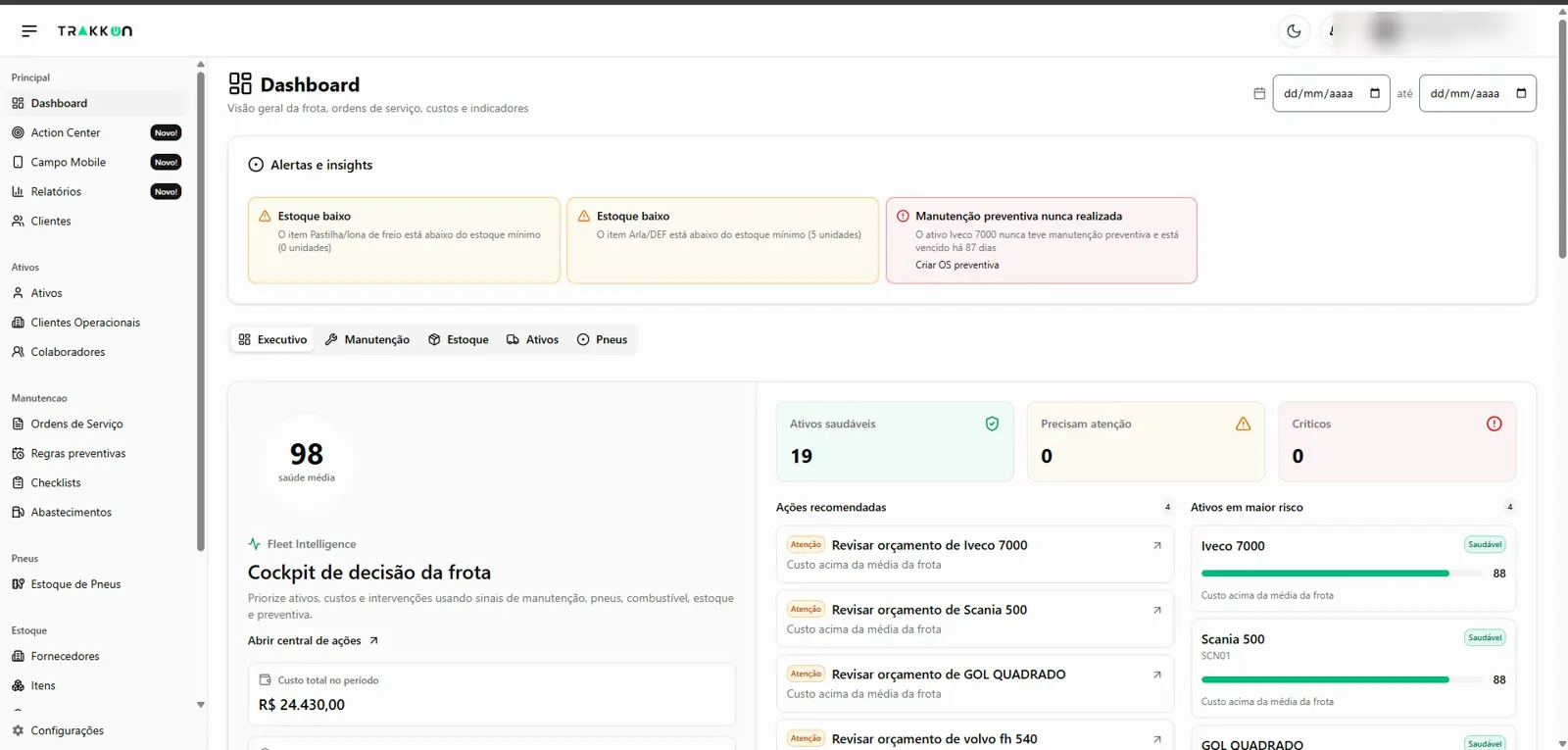 Tela real do portal Trakkon: dashboard com alertas, saúde da frota, ações recomendadas e ativos em maior risco.